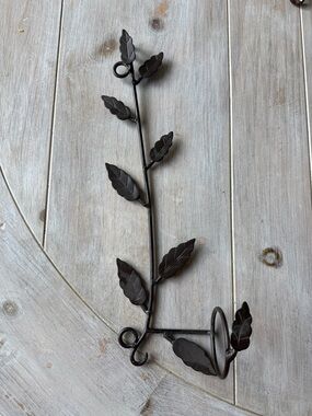 Illuminations horizontal iron leaf votive chain